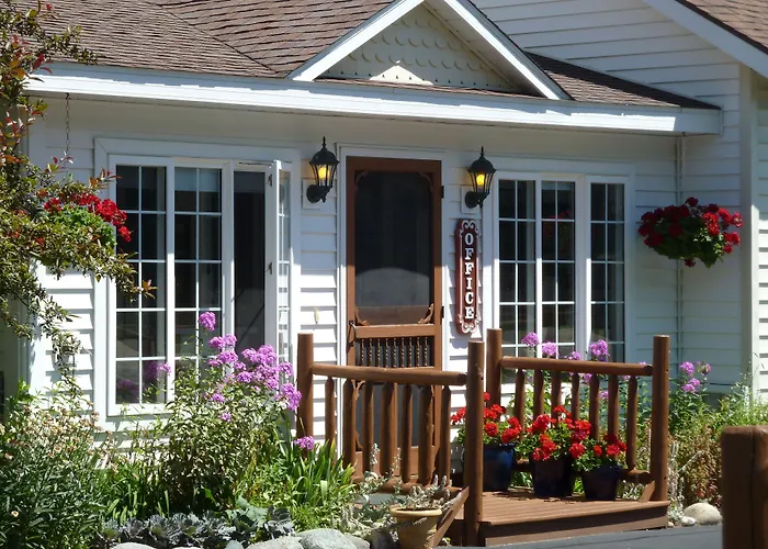 Beach House Lakeside Cottages